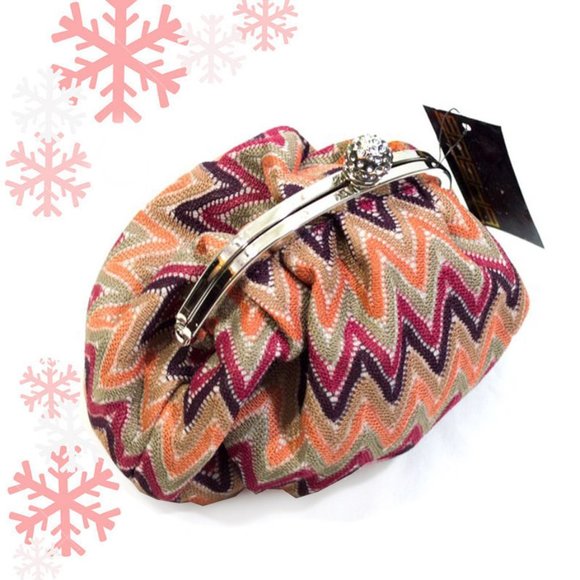 SASHA Handbags - SASHA  Boho Orange Chevron Pattern Slouchy Bag